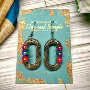 Clay and Simple hoop flower earrings